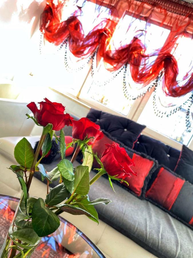 ראדום Luxury Red Apartment By Marta מראה חיצוני תמונה